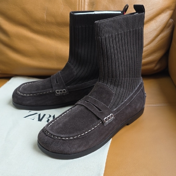 Zara Dark Brown Suede Loafers with Ribbed Knit